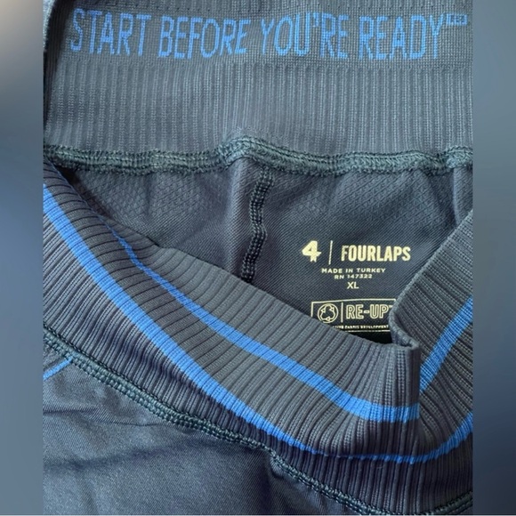 NWT Fourlaps Seamless short. Have sports bra to match in closet (if available) - Picture 3 of 6